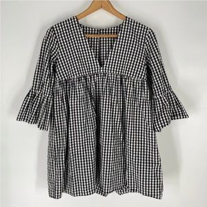 Super cute Zara romper size small. Barely worn black and white gingham print.
